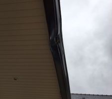 Gouttière écrasée lors des travaux de VRD