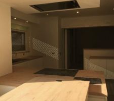 Cuisine en Alphalack blanc et plans de travail en bois