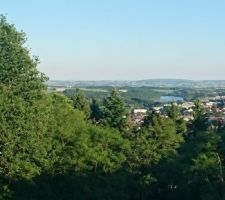 Vue de la terrasse
la ville a eu la bonne idée de coupé des arbres fort juste devant chez nous :)