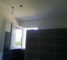 Sous couche murs par nous, et peinture plafond pro