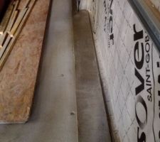 Arases hydrophiles intérieur des murs périphériques