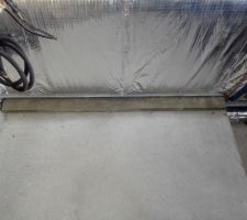 Arases hydrophiles intérieur des murs périphériques