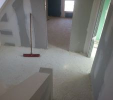 Isolation du sol en polyuréthane projeté