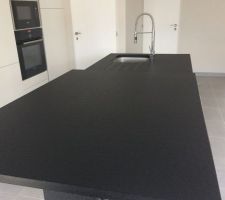 Cuisine quasiment terminée, manque encore la crédence, l'épicier en 15 cm et la hotte