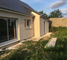 Enduit derrière la maison