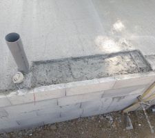 Emplacement des futures fenêtres, attente pour la pose des compobaies...