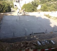 Coulage du plancher avec les attentes évacuations et chainage verticale...