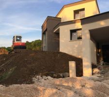 Fin du terrassement et aménagements extérieurs