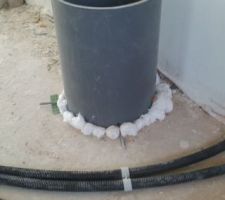 Fixation du tube à linge (salle de bain du haut vers buanderie du rdc).