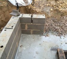 On remarquera la qualit&eacute; des prestations de ma&ccedil;onnerie! L&agrave; aussi, le conducteur de travaux n'a rien vu...