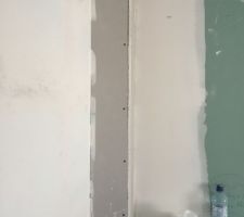 Pas de bandes sur le BA13 mais le conducteur de travaux s'étonne que nous refusions la remise des clés.
