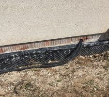 Chez Claude Rizzon, il faut faire plusieurs courriers en recommandé pour qu'on deigne vous mettre de l'enduit de protection sur les soubassements!