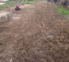 Nettoyage du jardin pour futur engazonnement