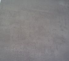 Le plateau d'assise au dessus des premiers caissons !! il est trop court ! de2 bons cm : bravo la prise de cotes.....chantier du bureau stoppé!