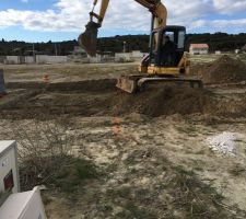 D&eacute;but de fouilles pour notre futur maison