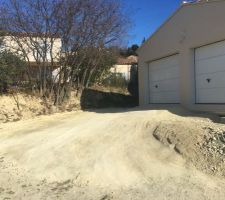 Remblaiement pour rentrer la voiture dans le garage