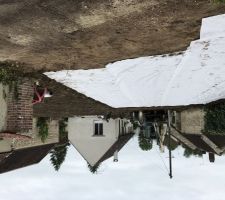 Terrain en cour de pr&eacute;paration retourner &agrave; la pelle