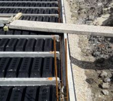 Pose des bac noirs partout