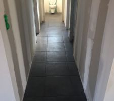 Maintenant il ne reste que les plinthes