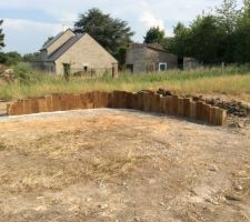 Retenue de terre avec poutre en Ch&ecirc;ne