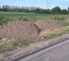Terre de remblai pour rattraper le foss&eacute;