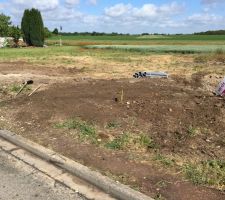 Preparation de du terrain pour le compteur d'eau et tout a l'&eacute;gout