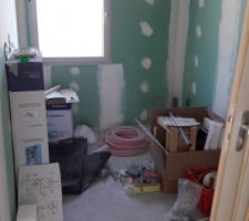 Toujours le bordel dans la salle de bain