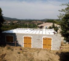 Pr&eacute;paration plancher du 1&deg; &eacute;tage - pose des poutrelles et hourdis.