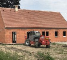 Pose des tuiles et des appuis de fenetres