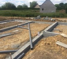 Pose des évacuations pvc en cours