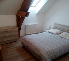 Une des chambres à l'étage qui sera par la suite une chambre d'enfant.