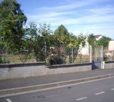 La cloture sur la rue