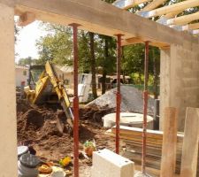 Coffrage des poteaux et poutre de baie