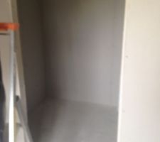Cloisons et isolation en cours - dressing chambre parentale
