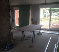 Cloisons et isolation en cours - vue depuis la cuisine