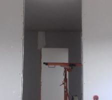 Faux plafond du dressing.