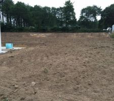 Terrassement du jardin
Réalisation de 2 plateaux