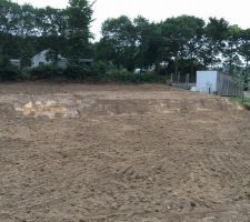 Terrassement du jardin
Réalisation de 2 plateaux