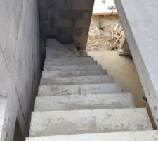 Escalier béton etage