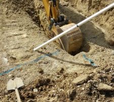 Fondations creusées et mesure permanente du niveau