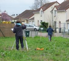 Mise en place des chaises d'implantation.