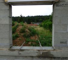 Les coffret des volets roulants sont arriv&eacute;s et peuvent enfin &ecirc;tre mont&eacute;s.