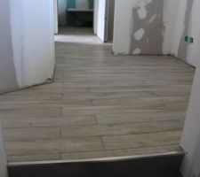 Carrelage "parquet" à l'étage