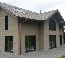 Bardage - crépis - terrassement fini :)