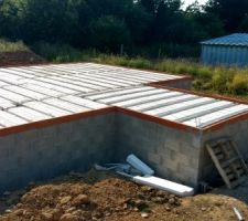 Plancher installé avec isolation