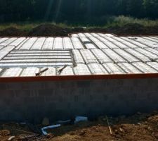 Plancher installé avec isolation