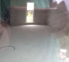 L'interieur de la maison avec les cloisons...