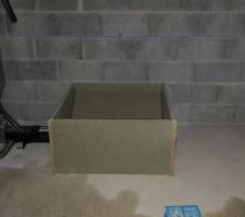 Le bac a pellet pour notre chaudière, calculer pour supporter facilement 150kg de pellet.
Contenance en volume environ 5 sac de pellet standards de 15kg.
On a prévu large en cas d'élévation des cotés.