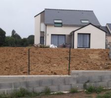 Devant la maison
