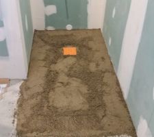 Préparation de la douche italienne..... réalisation du fond de douche de A à Z sans receveur, calcul des pentes et pose du siphon.....